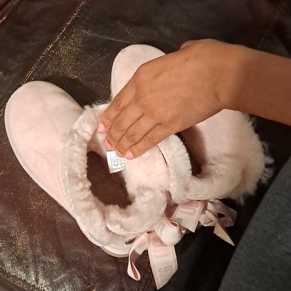 🎀Uggs🧸 - Picture 4 of 6